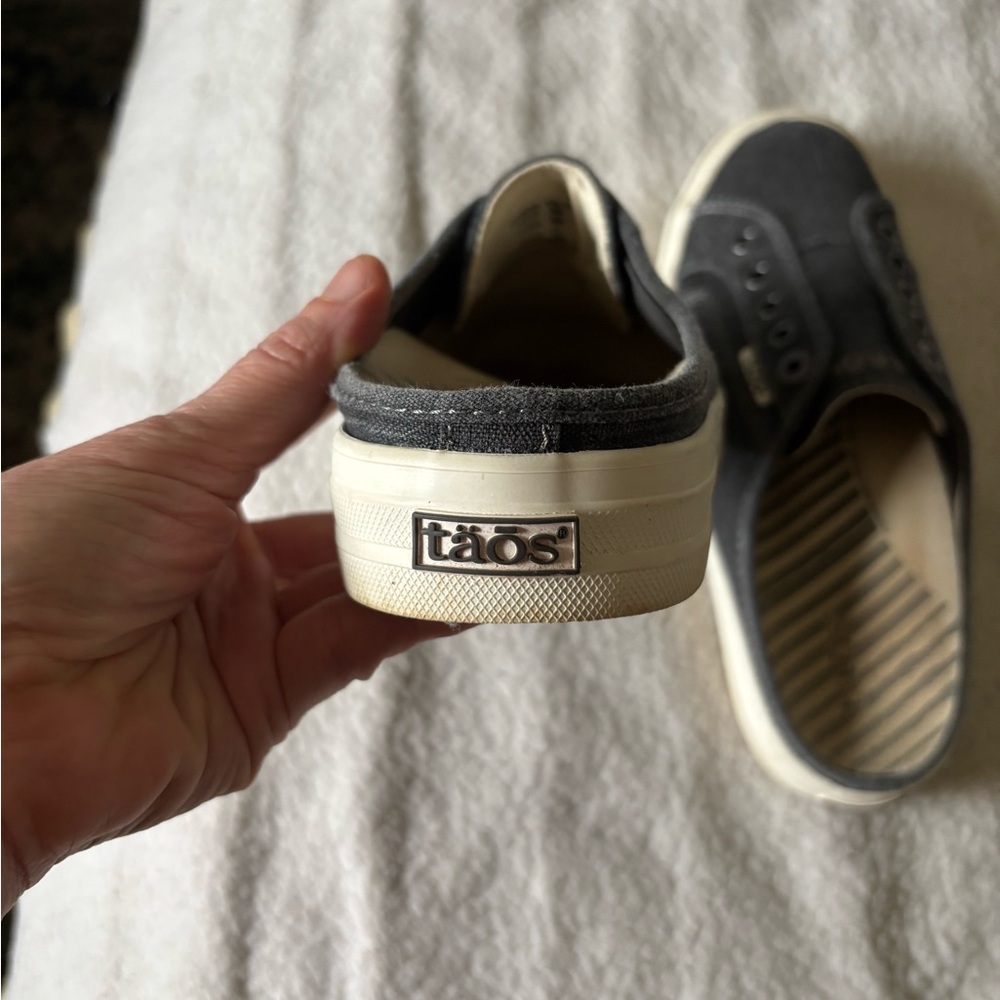Shoes - Picture 4 of 5